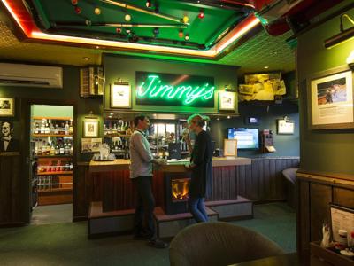 bar