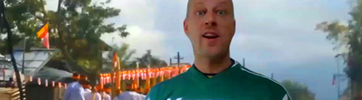 Reisbegeleider Kevin haalt reisherinneringen op tijdens een reis in Myanmar.