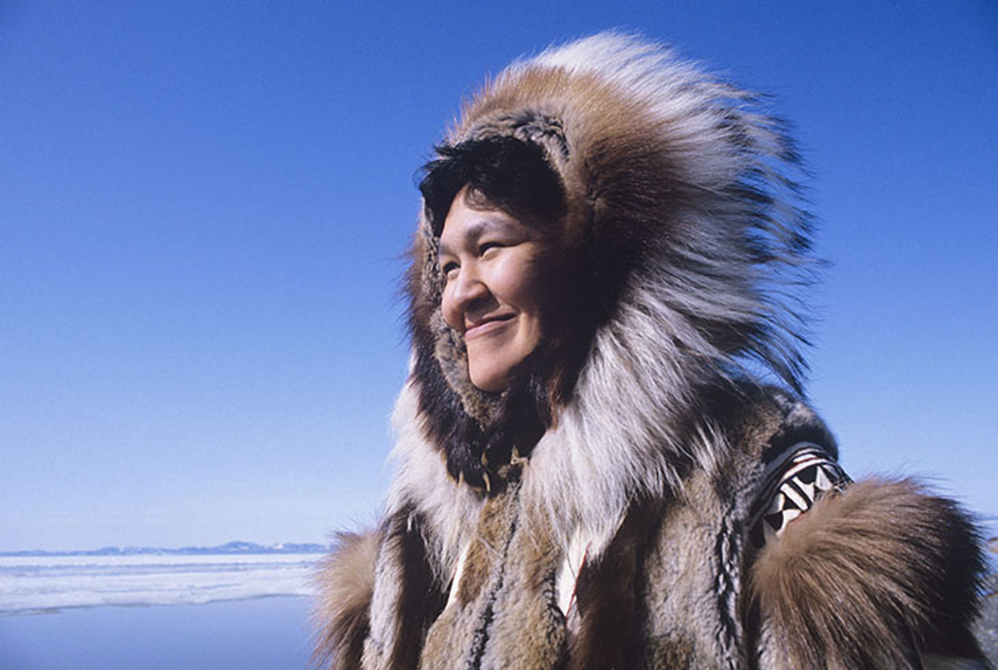 inuit in bont in groenland inuit in bont in groenland
