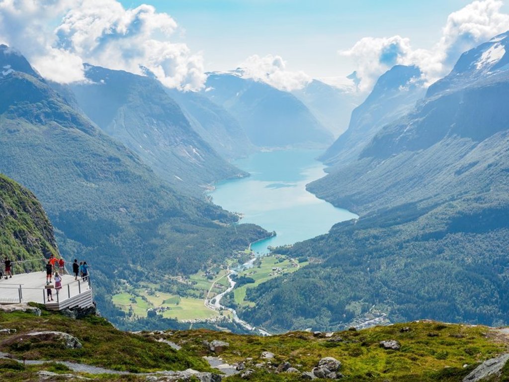 main_shutterstock_2060990648.jpg