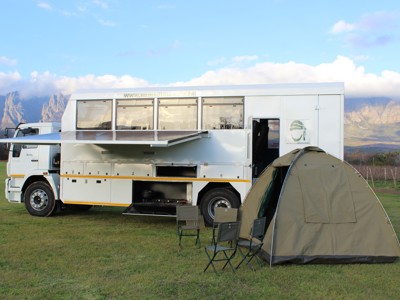 Nomad bus