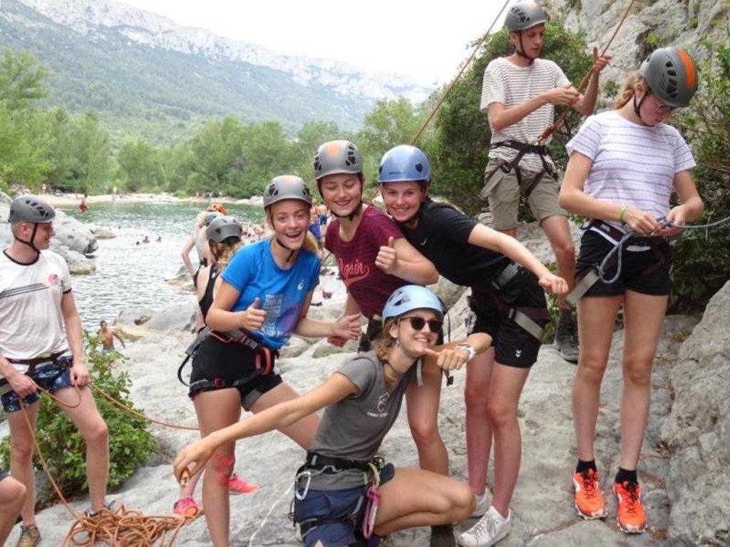 Uitzicht op de Pyreneeën bij Canigou tijdens een familiereis in Frankrijk.