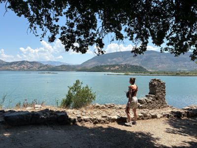 Meer van Butrint tijdens 22-35ers groepsrondreis Albanië.